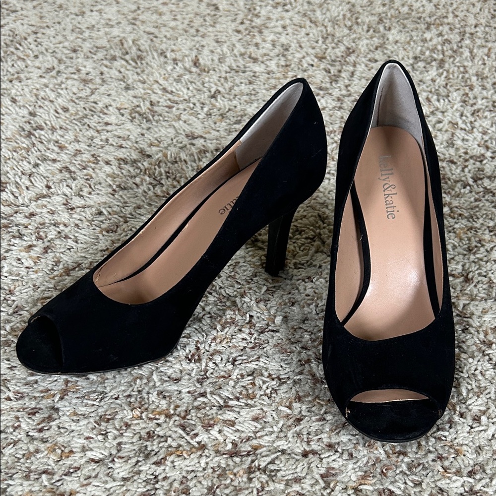 Kelly & Katie Elegant Black Suede Heels